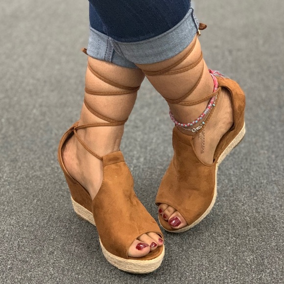 HP** LADIES PEEP TOE ANKLE STRAPS CAMEL WEDGE - Picture 2 of 2